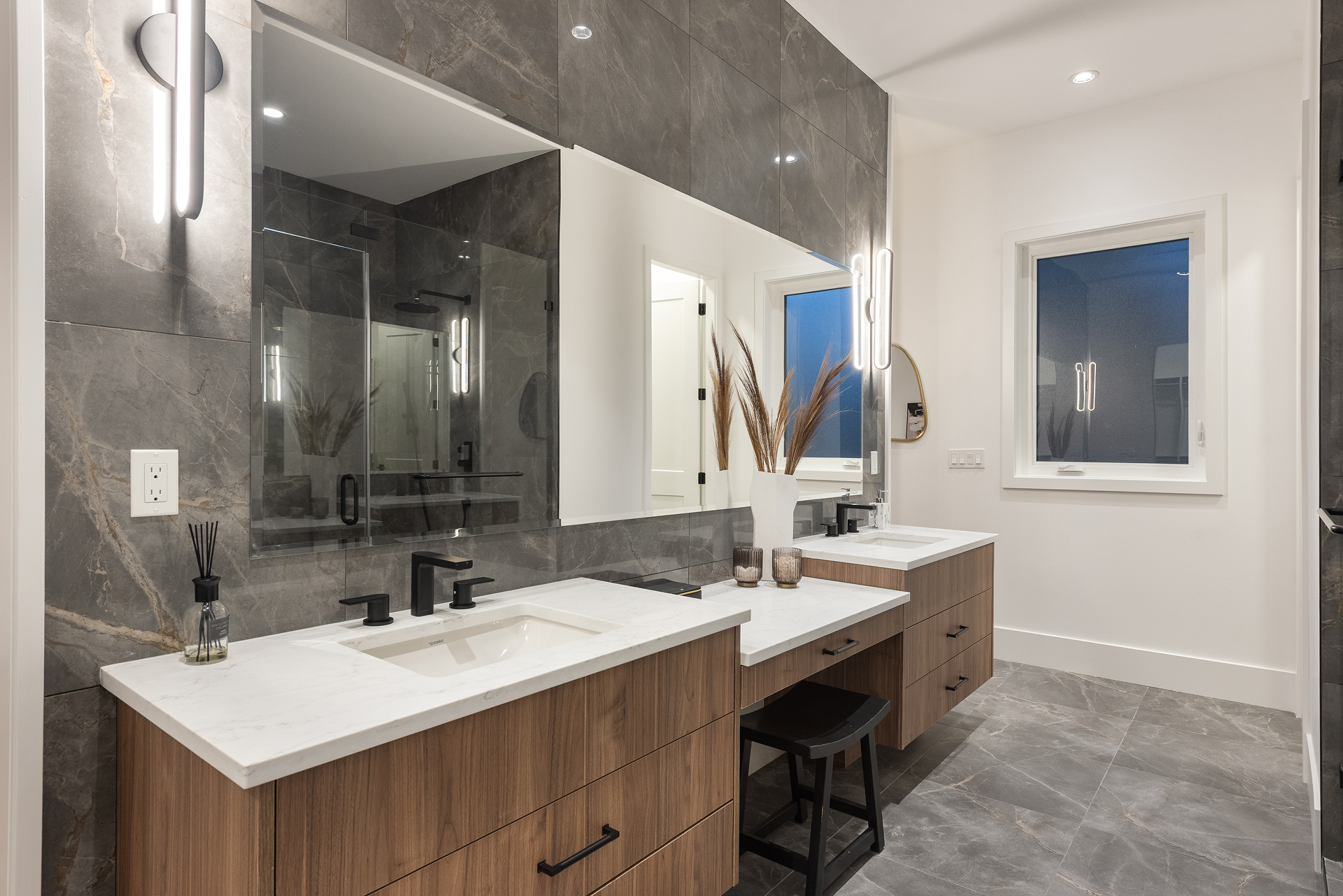 1486-Coast-Meridian-Rd-Coquitlam-360hometours-25 1.png