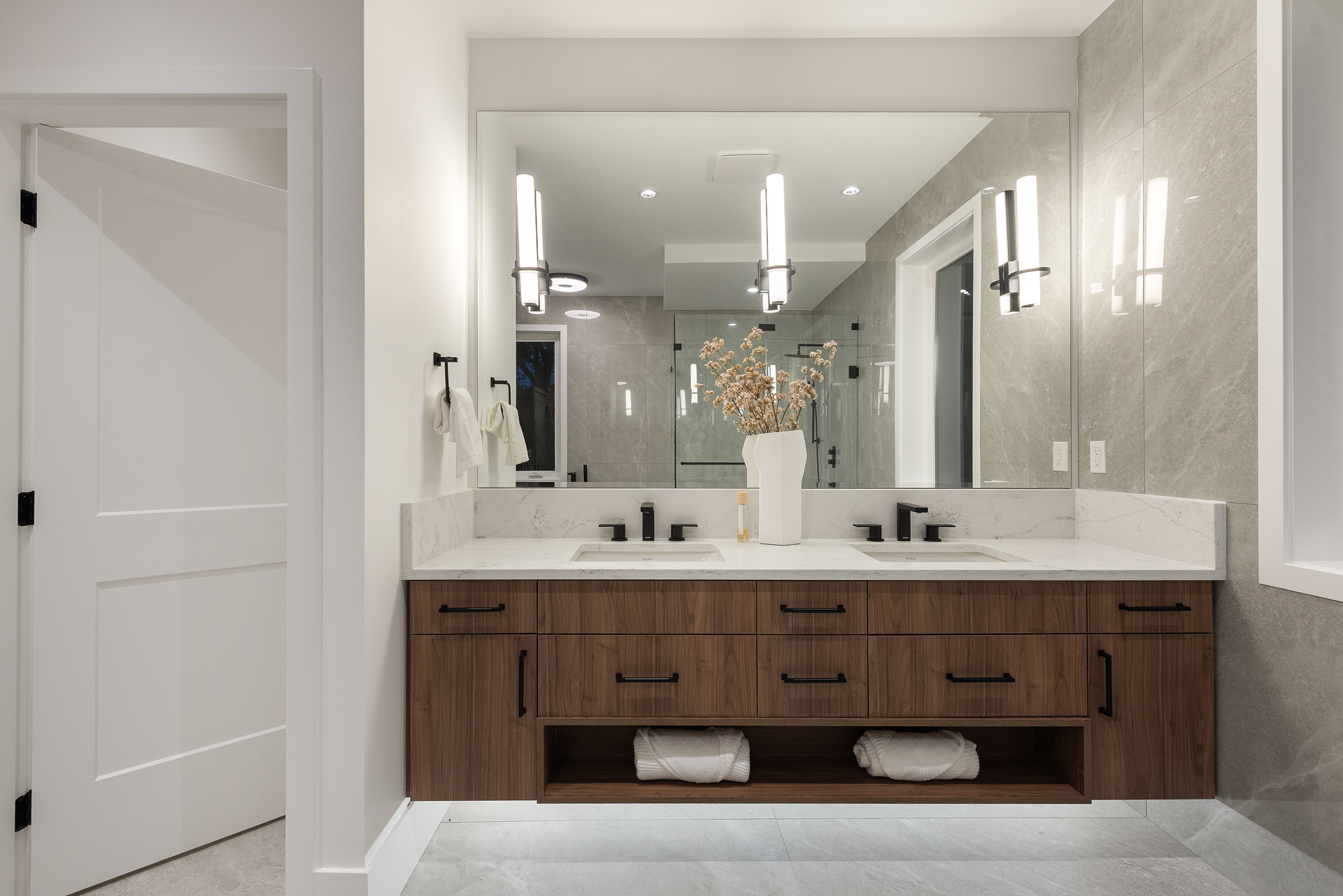 1486-Coast-Meridian-Rd-Coquitlam-360hometours-35 1.png