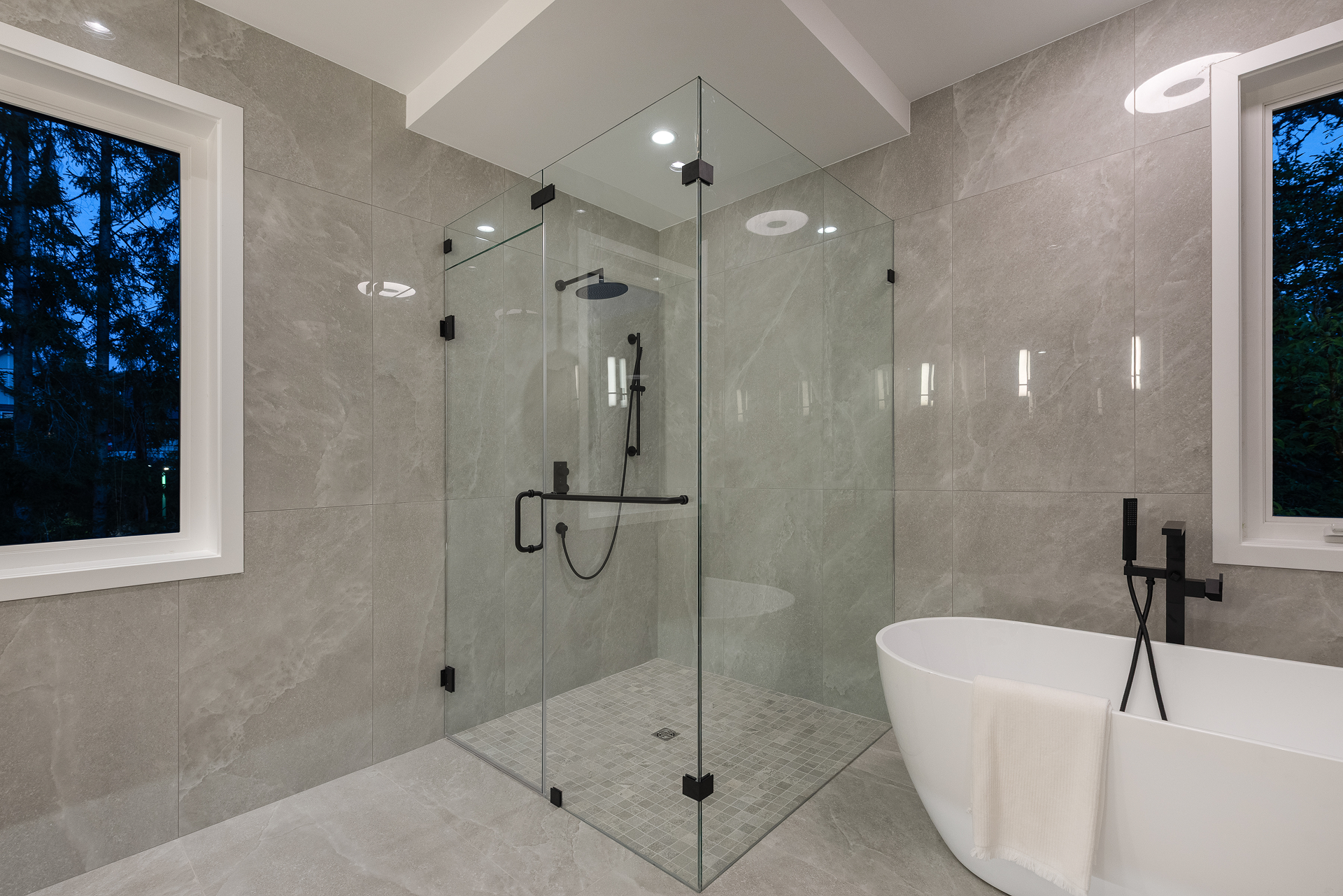1486-Coast-Meridian-Rd-Coquitlam-360hometours-36 1.png
