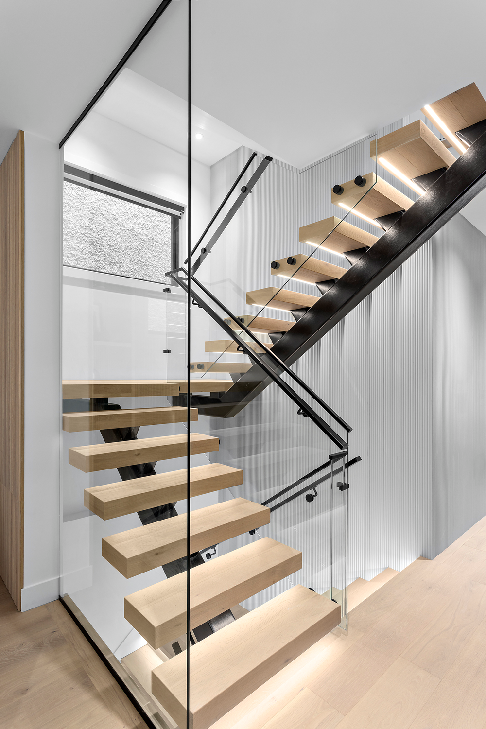 Kalu_3679_Pandora_Web-19-8274 1.png