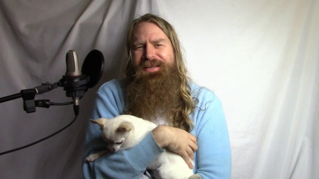 Scrolling through Pike & Pine with Emmet Montgomery Scrolling through Pike & Pine with Emmet Montgomery