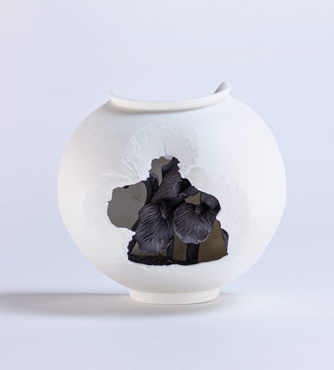 SaeRi Seo, Moon Jar, Dark Bloom