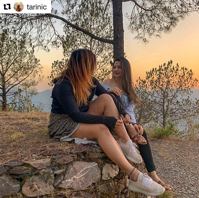 #Repost @tarinic with @get_repost
・・・
Dripping in gold #Melanin #AllBoutThatSunsetLyf ✨
