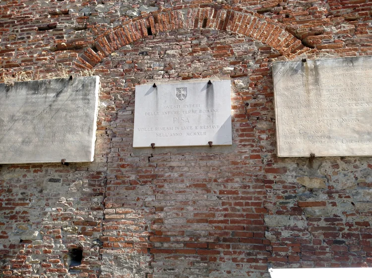 Pisa photograph 13