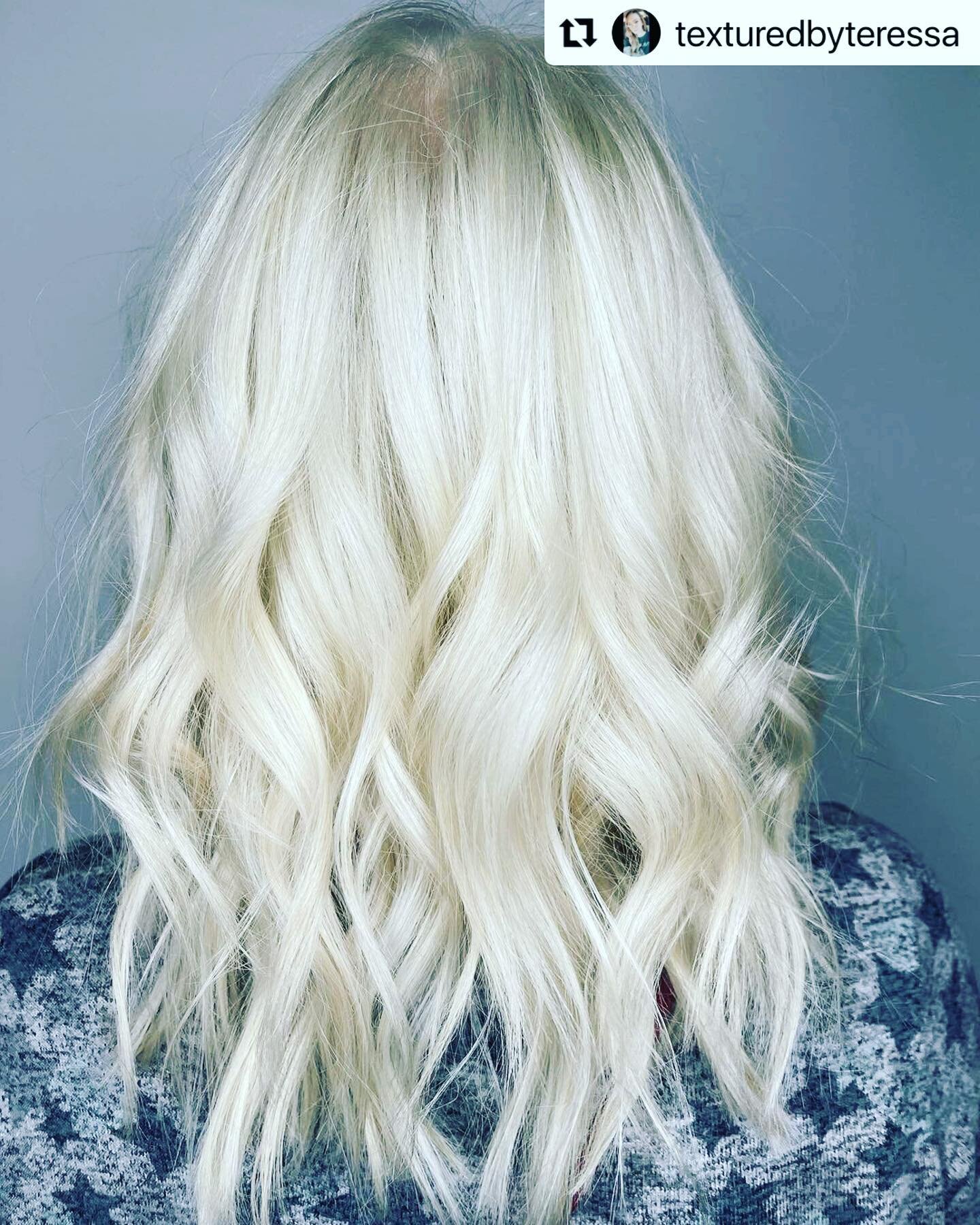 Sometimes we love the ice though ❄️🍦🧊⛸️ 
Hair by @texturedbyteressa 
&bull; &bull; &bull; &bull; &bull; 
#platinum #blondehair #iceyblonde #platinumblonde #snowday #icedin #austinsnowday2023 #atxhair #atxhairsalon #atxhairstylist #icedout #snowday❄