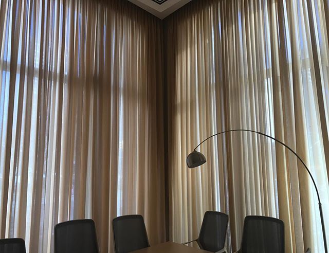 soft power for soft treatments
.
.
.
#softpower #softtreatments #clientmeeting #lincolncenter #boardroom #businesscasual