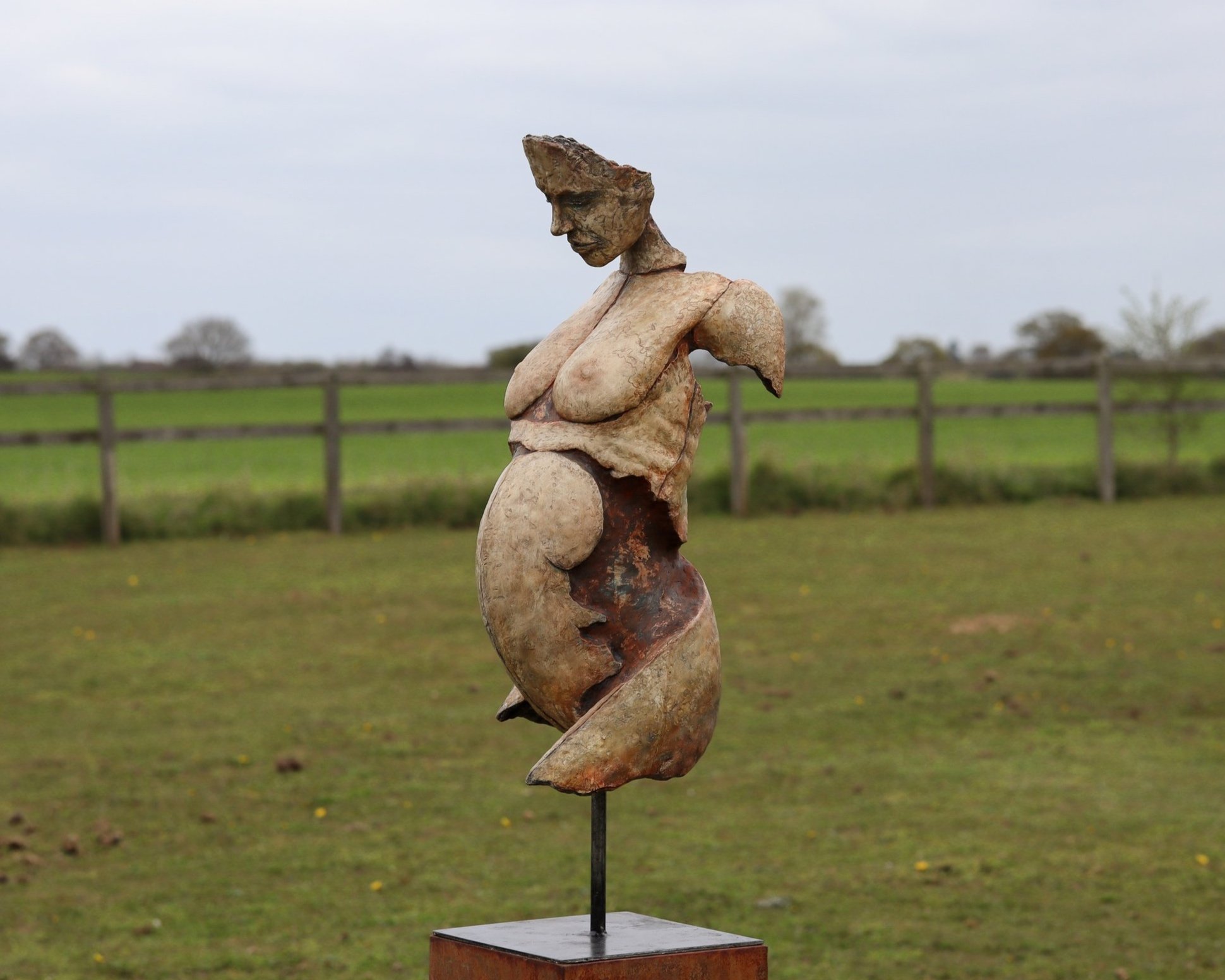 Pregnant mom Sculpture (Copy)