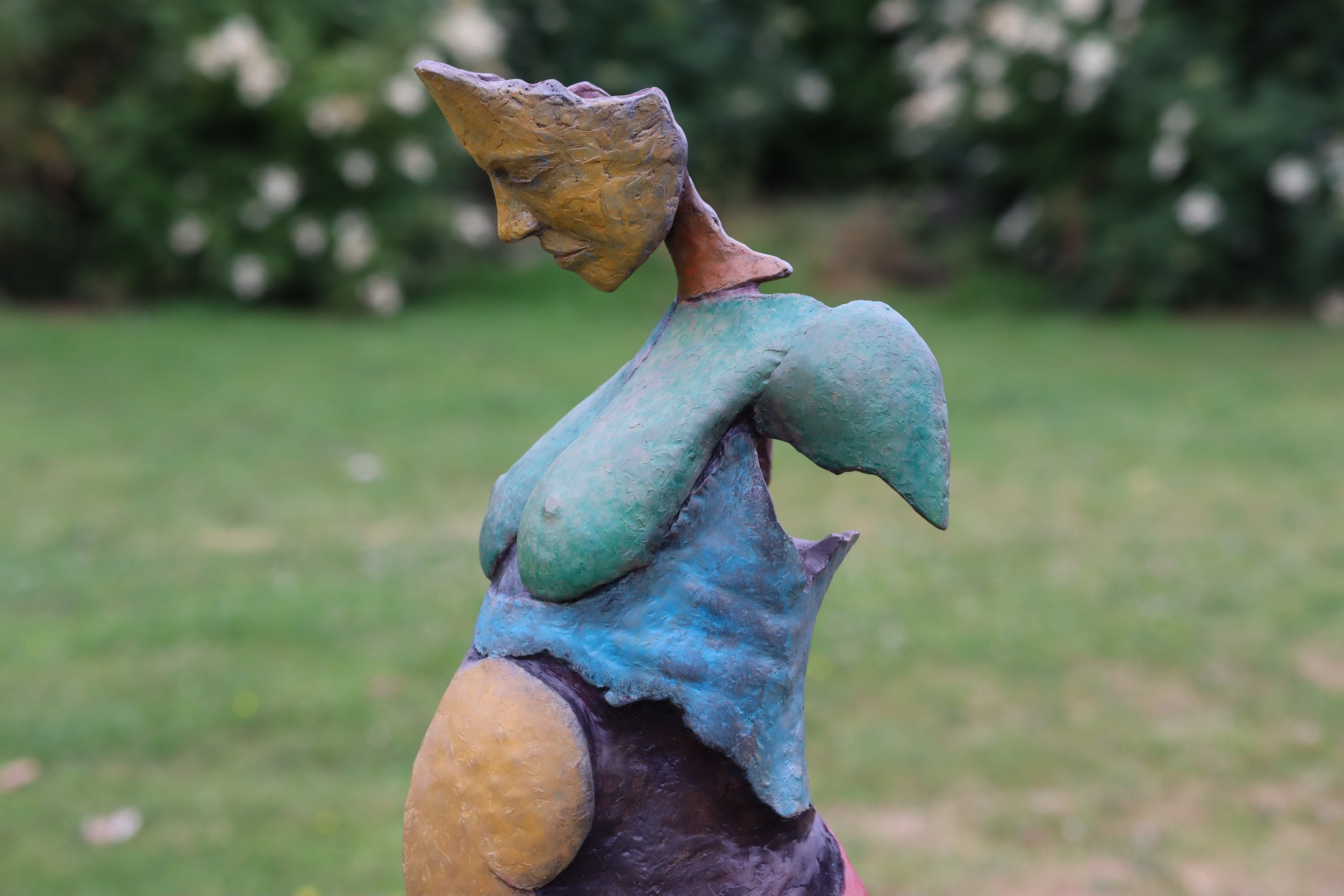Pregnant mom sculpture