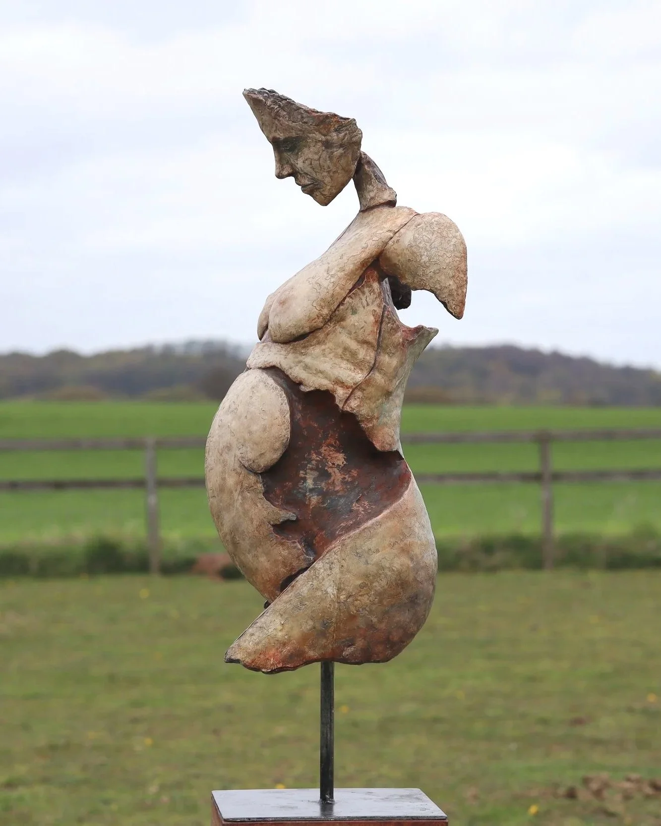 jesmonite-figurative-sculpture-mother-in-waiting-ollie-holman.jpg