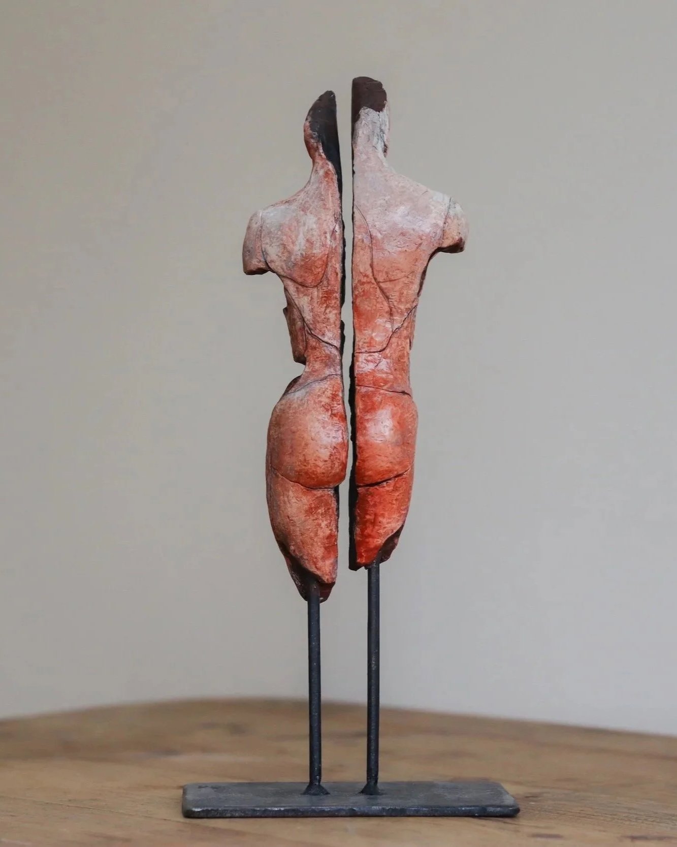 Figurative Sculpture about love, by Ollie Holman