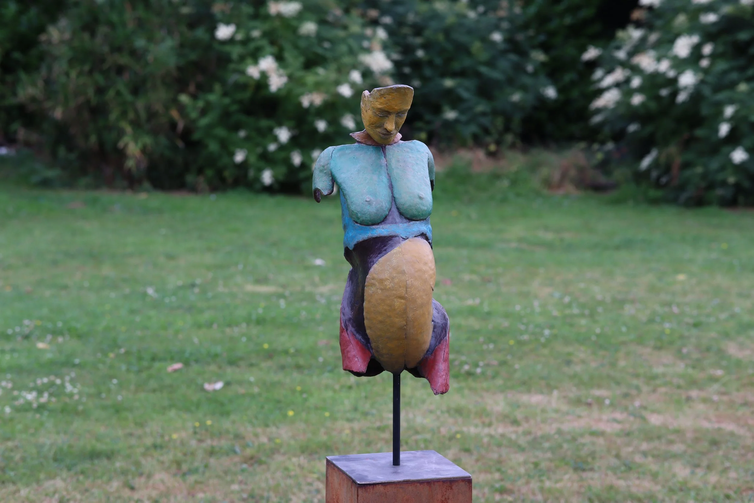 Pregnant mom sculpture