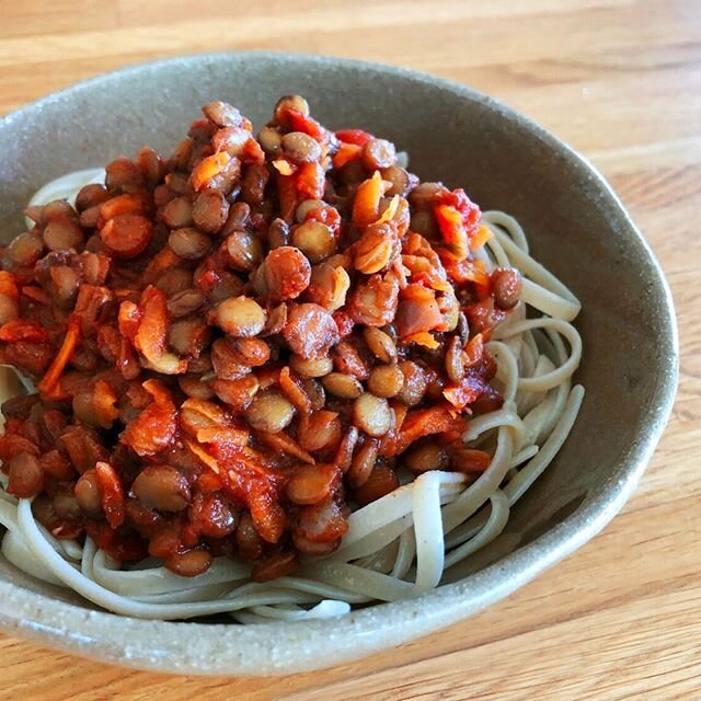 There is no greater comfort food than a warm bowl of spaghetti bolognese. This savoury sauce comes close to mimicking the meaty original thanks to hearty lentils 🍝
.
.
.
#spaghetti #bolognese #whatveganseat #lentils #onthetable #dinnerisserved