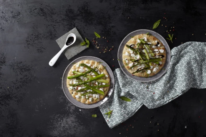 pitta with asparagus and feta _MG_6575_logo.JPG