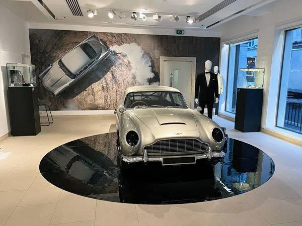 Bond-2L.jpg