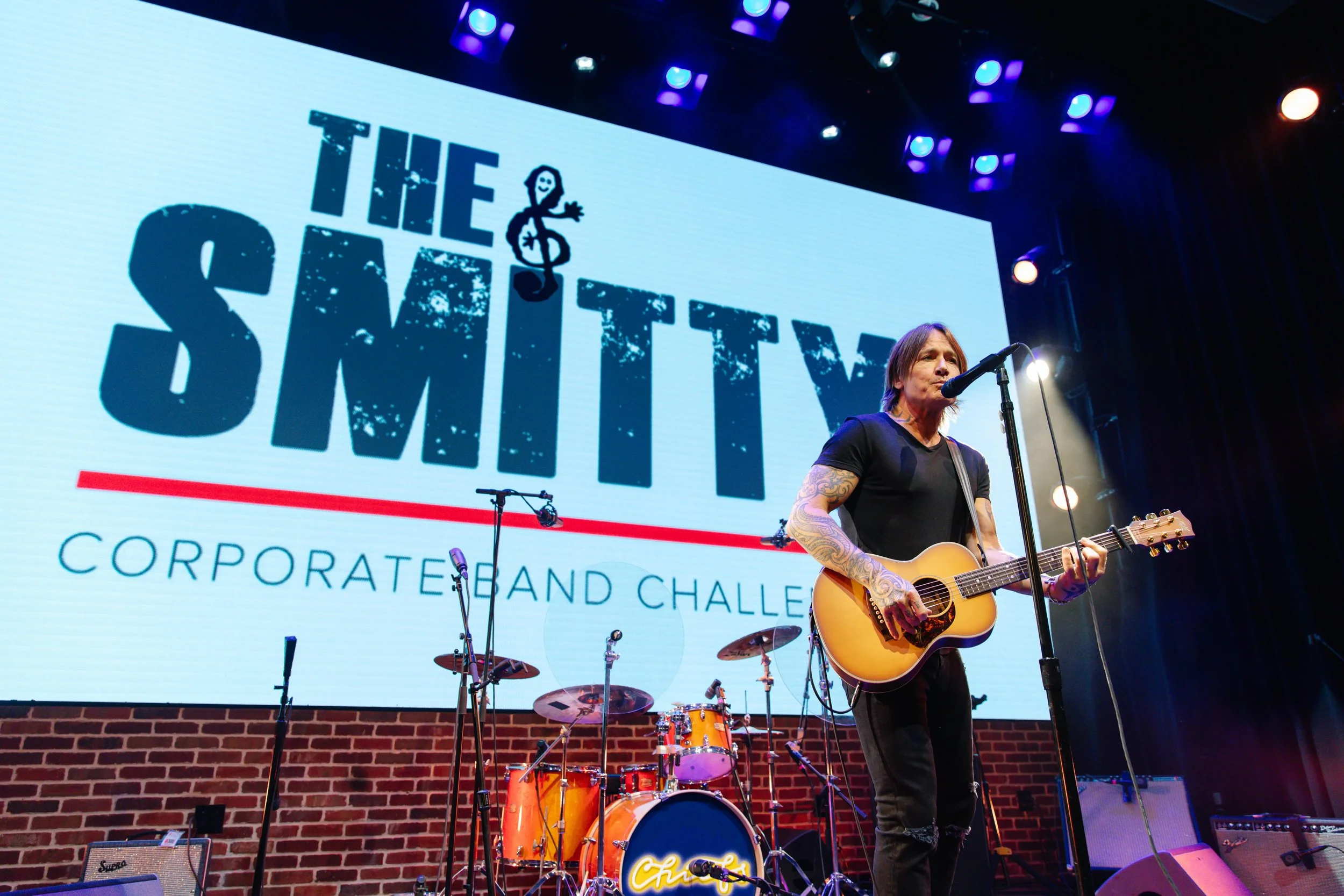  Surprise special guest, Keith Urban, performs at Chief’s on Broadway as the SCBC’s final act 