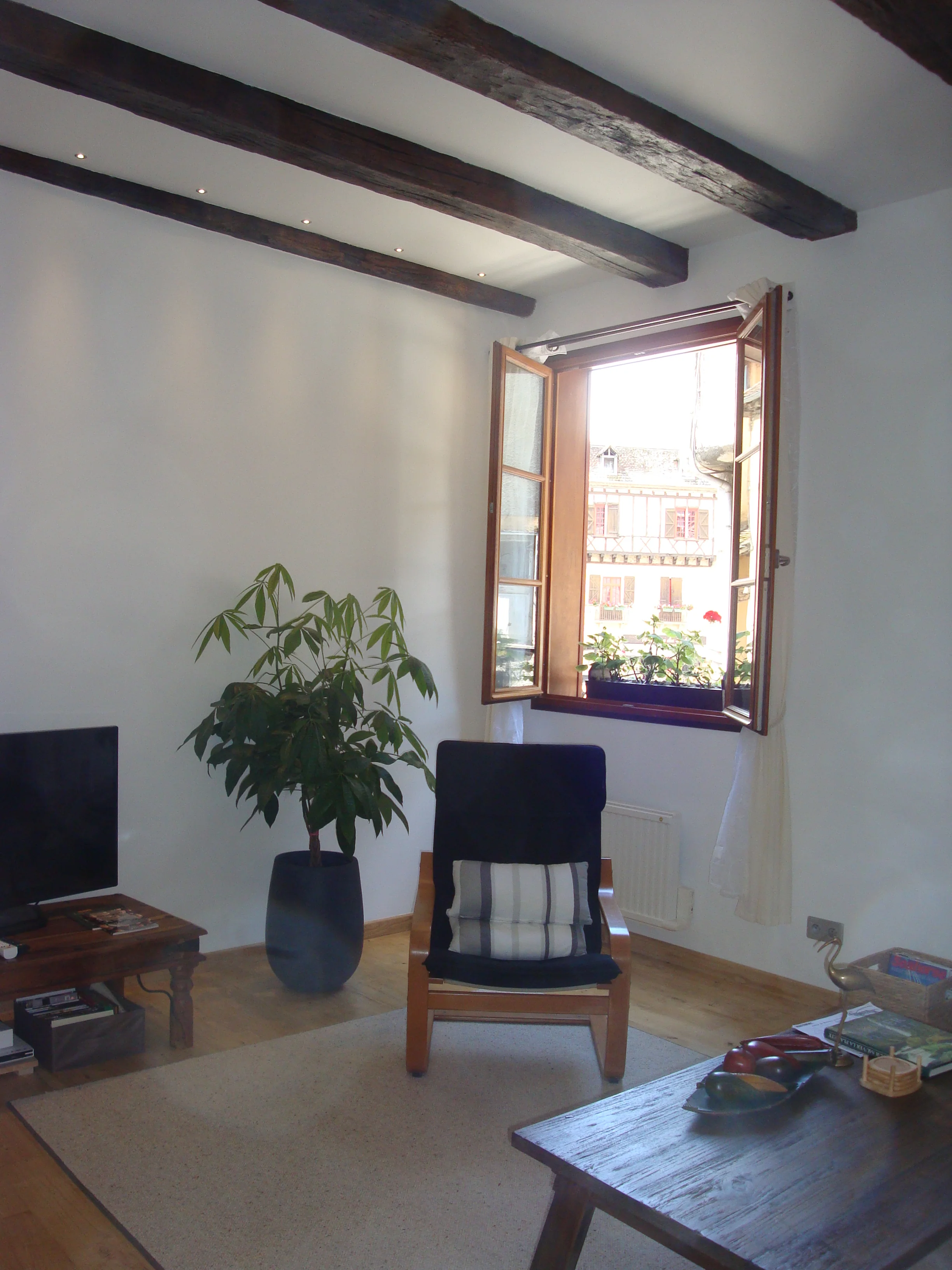 La Dordogne living room