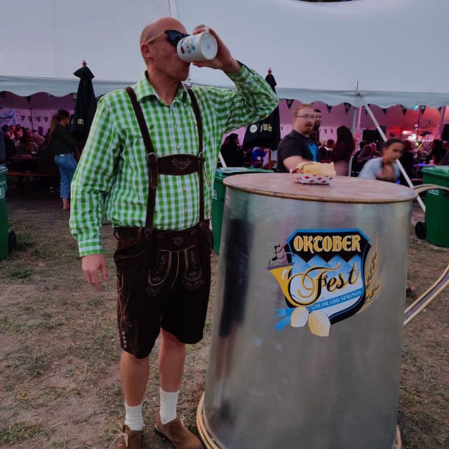 Of course you&rsquo;d find a Goon at Oktoberfest...🏒😎🍺
&mdash;
#hockeyislife #nhl #isitoctoberyet #beerlover #beerleaguehockey #hockeyboys