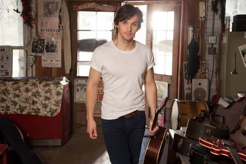 makers-mic-charlie-worsham-lg.jpg