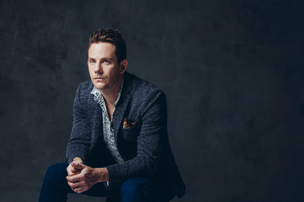 makers-mic-sam-outlaw-lg.jpg