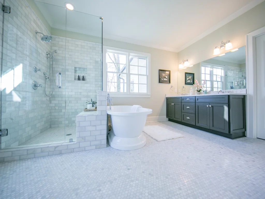 134 Hilldale-Master bath 4.jpg