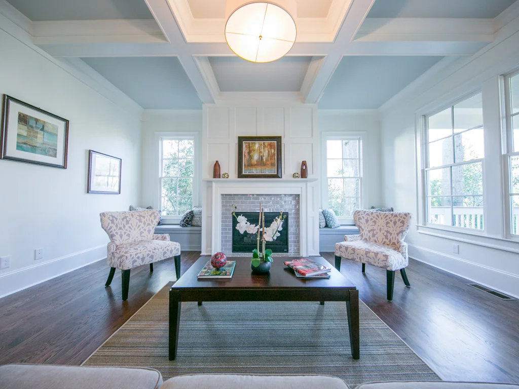 134 Hilldale-Living 11.jpg