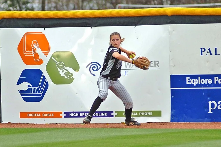 Beckham Field USC 2008 Credentials: CrossFit Level 2 Trainer (CF-L2) Hitting coach NCAA D1 Softball - U of South Carolina 2004-2008 AED/CPR certified