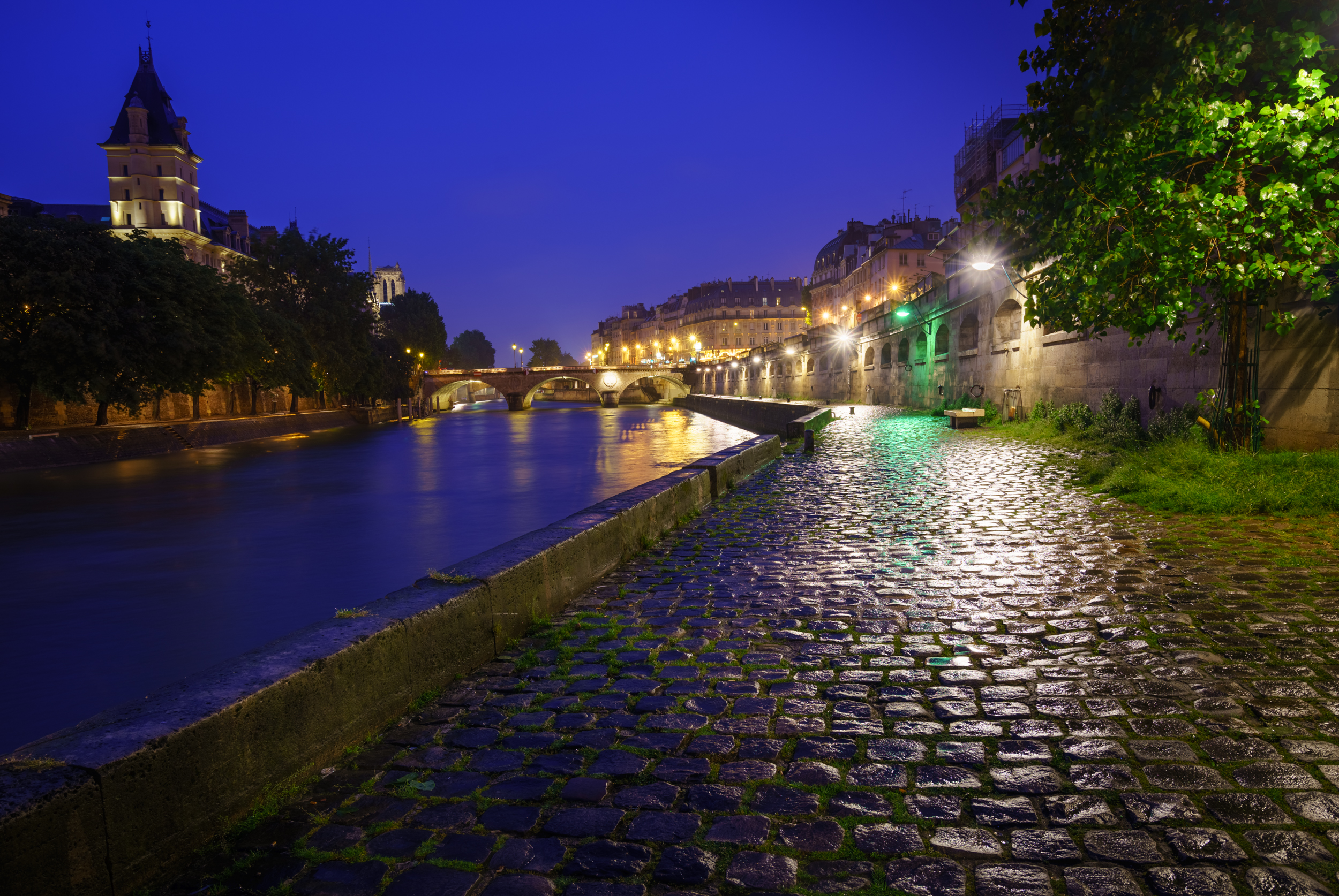 Sous les ponts de Paris (Under the bridges of Paris)