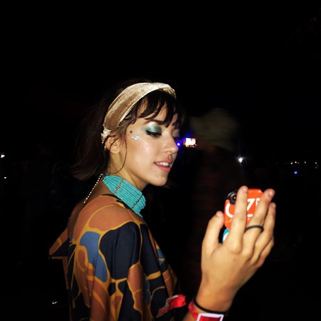 Tired of being bumped in crowds while texting or taking videos? Use @loopholeusa at any concert! 📸 @blairezra 
#securedbyloophole #loopholeusa #madeinusa .
.
.
.
.

#madeinamerica #musicfestival #concert #girl #girls #fashion #photo  #giftsforher #g