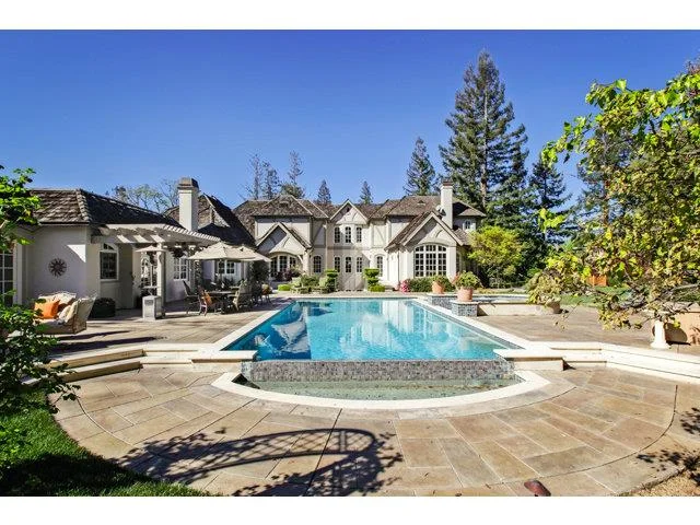 31 Fairview Ave