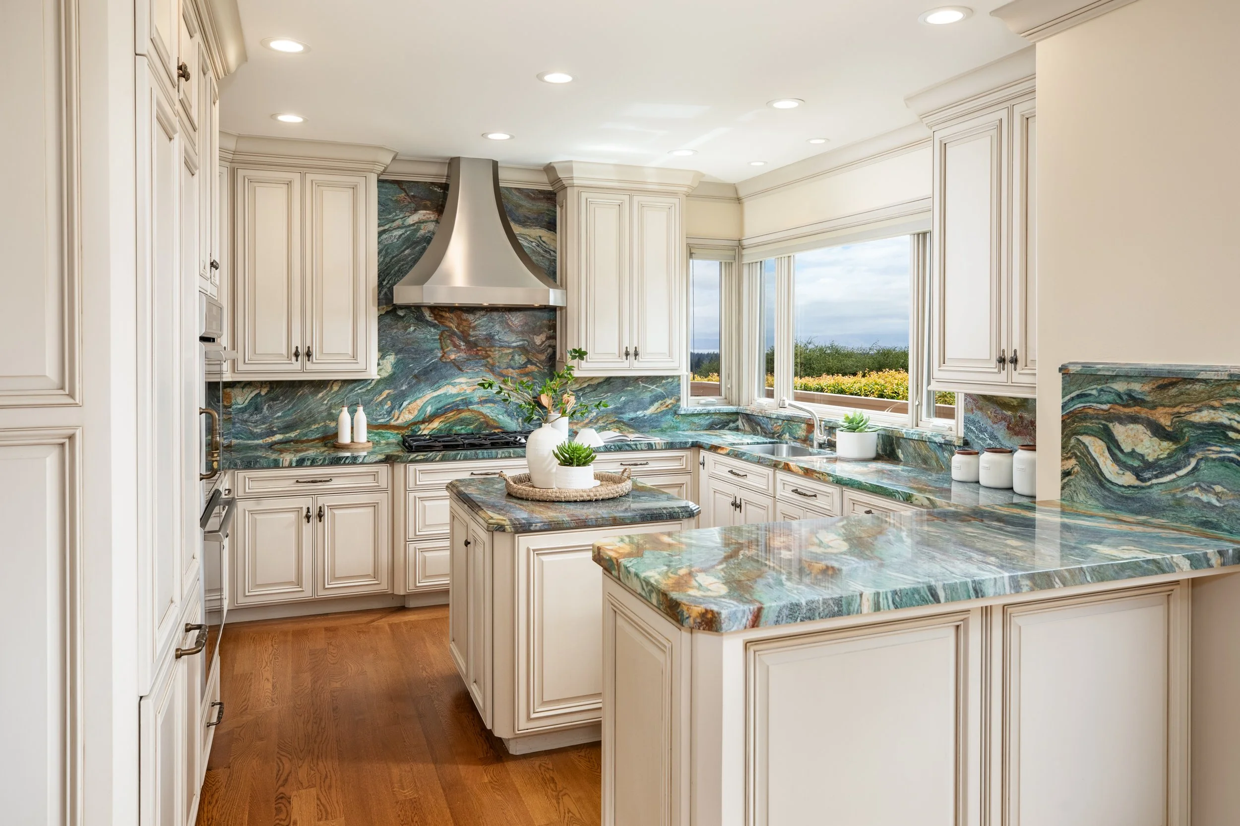 13-SusanGale_Matt_Anello-8126-MLS.jpg