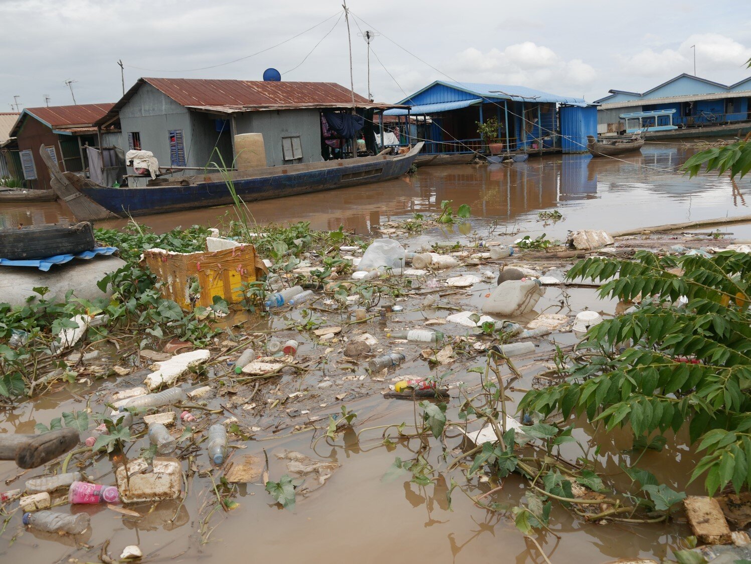 Garbage in the floating villages