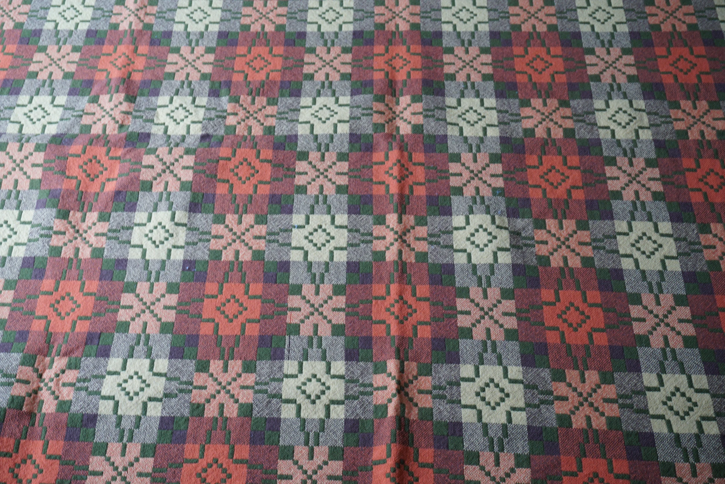 VINTAGE ST DAVIDS STAR WELSH WOOLLEN TAPESTRY BLANKET — ROBERTS & ASTLEY