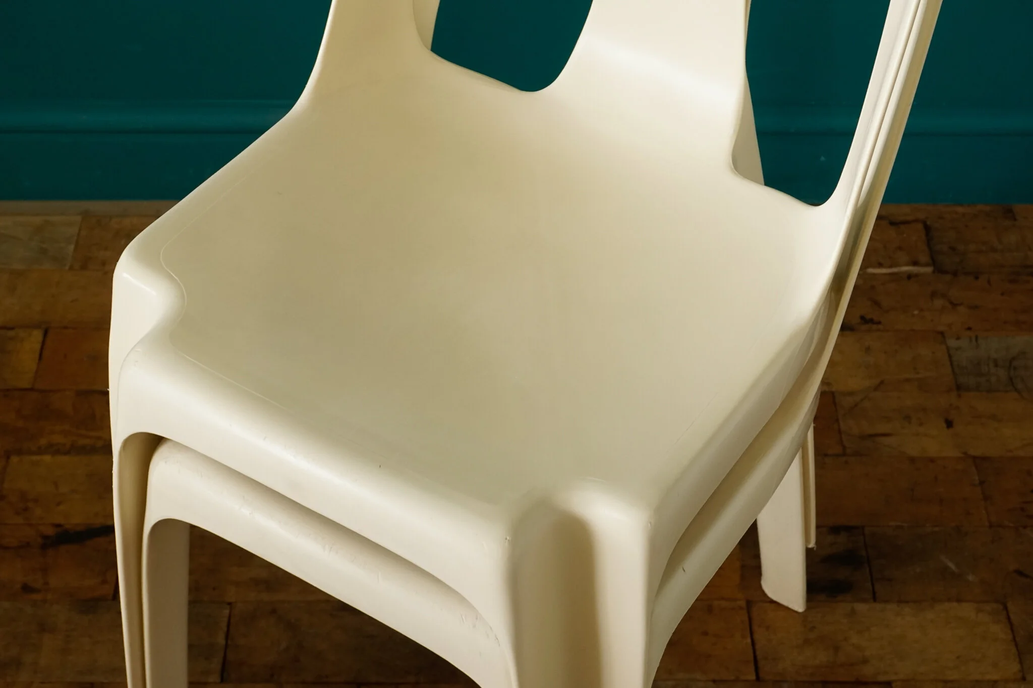 VINTAGE FRENCH MONOBLOC STACKING CHAIRS BY HENRY C.1970s
