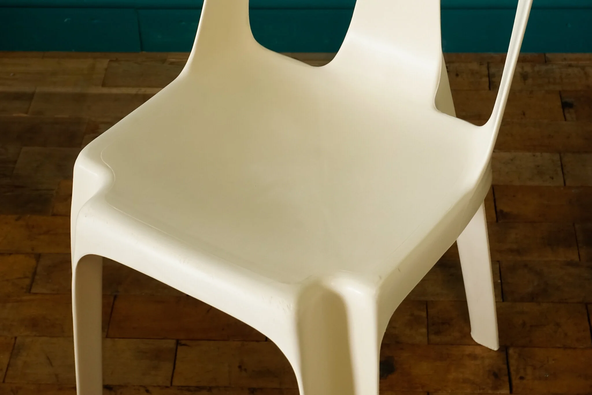 VINTAGE FRENCH MONOBLOC STACKING CHAIRS BY HENRY C.1970s