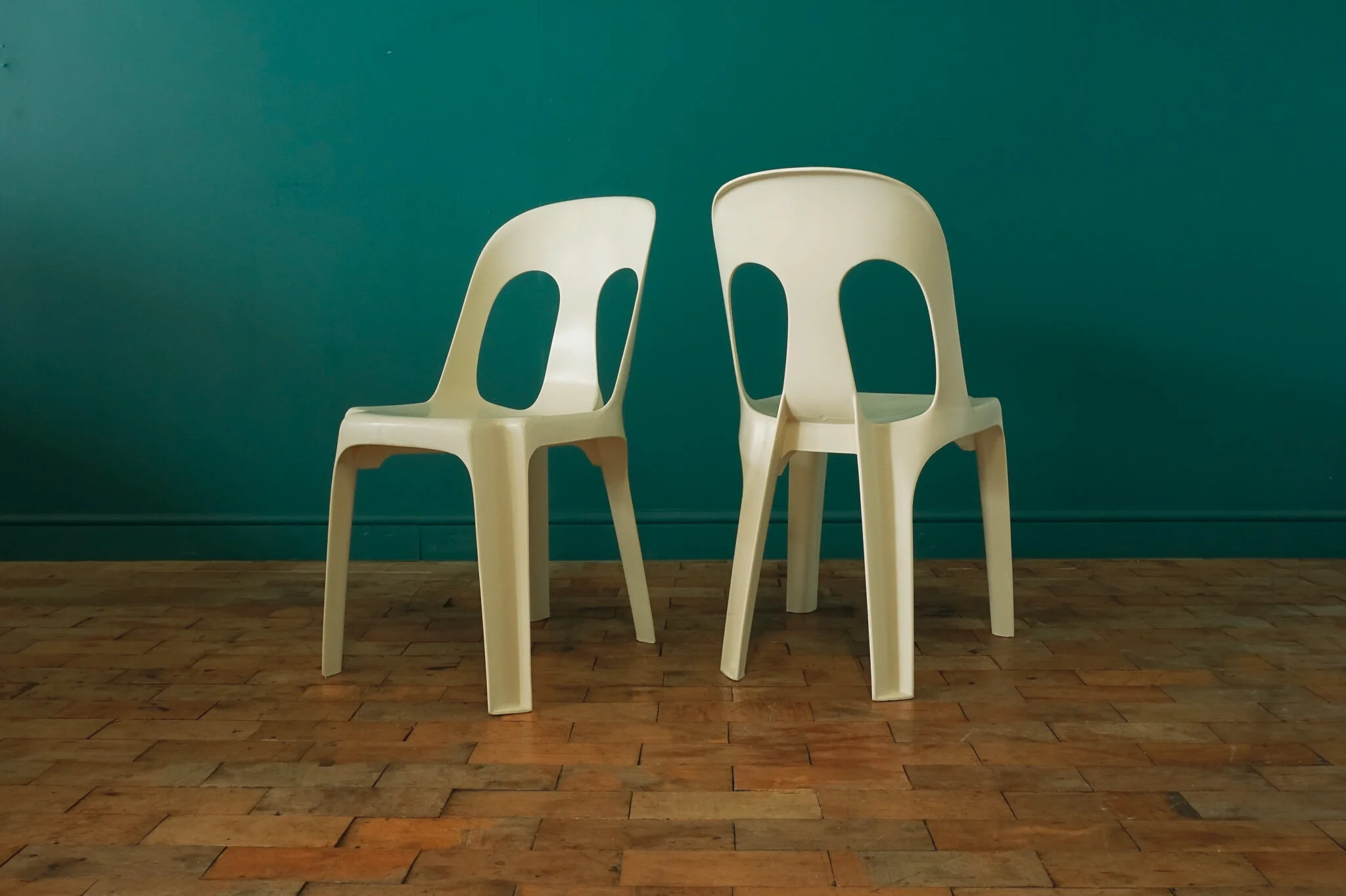 VINTAGE FRENCH MONOBLOC STACKING CHAIRS BY HENRY C.1970s