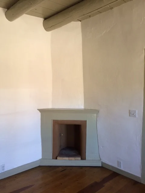 Copy of 5bFireplace.JPG