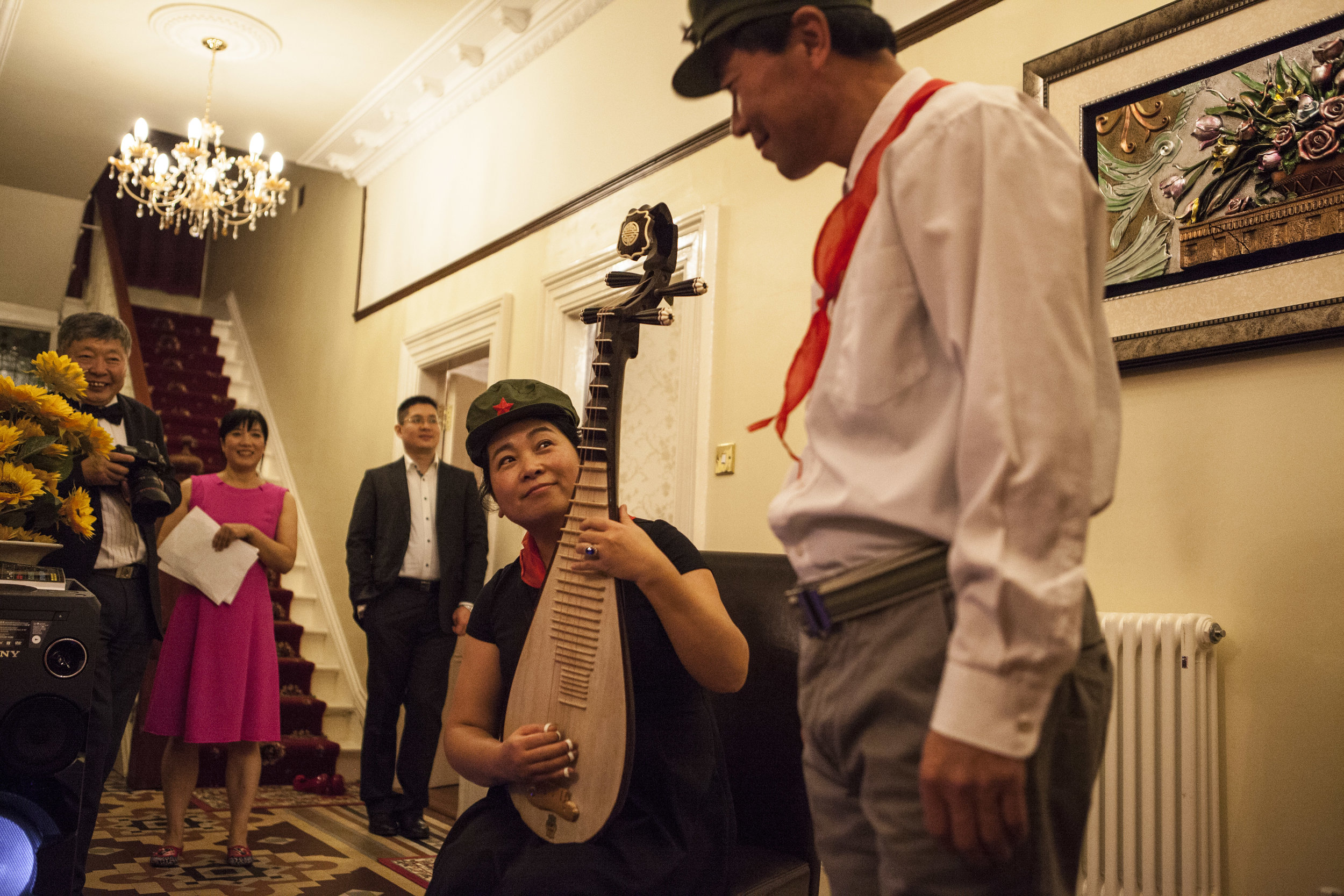  Chinese medicine practitioners Dr. Zhao and Dr. Wang perform a popular song ‘The Red Star lights the way for me to go into battle’ from a film released during the Cultural Revolution. Dr. Wang plays a pipa (琵琶) - a traditional Chinese lute.&nbsp; 