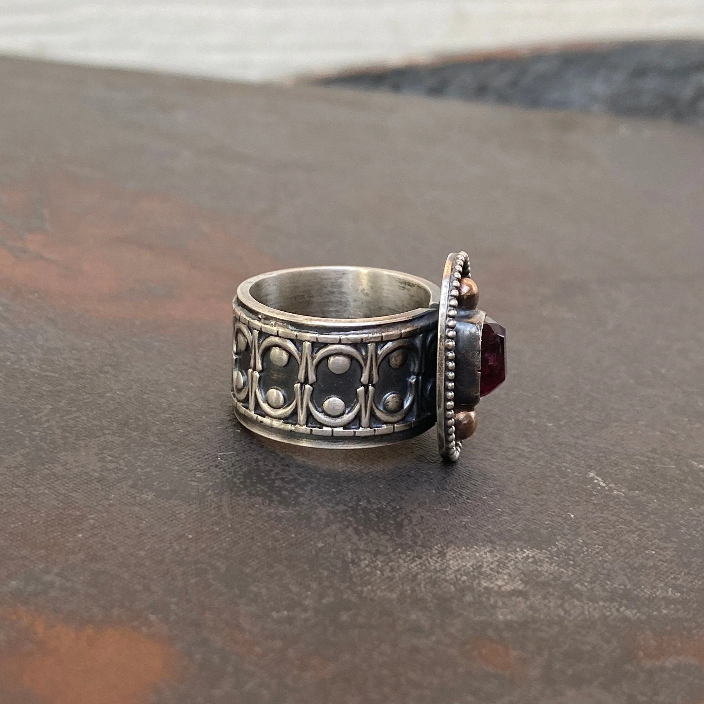 https://i.etsystatic.com/5467971/r/il/2e5a9a/2596093740/il_fullxfull.2596093740_msdf.jpg