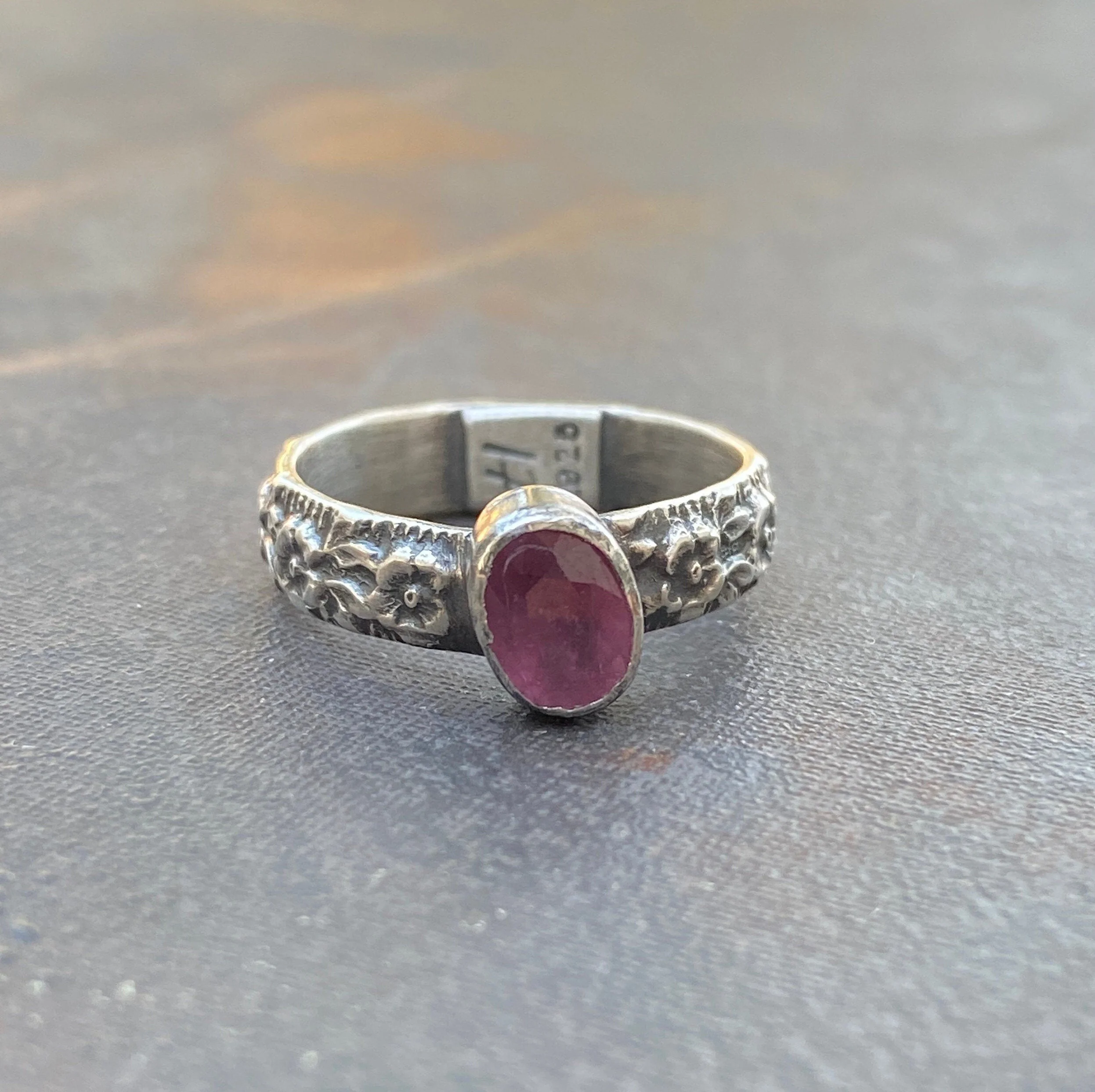 https://i.etsystatic.com/5467971/r/il/699ea8/2596311288/il_fullxfull.2596311288_jg4a.jpg