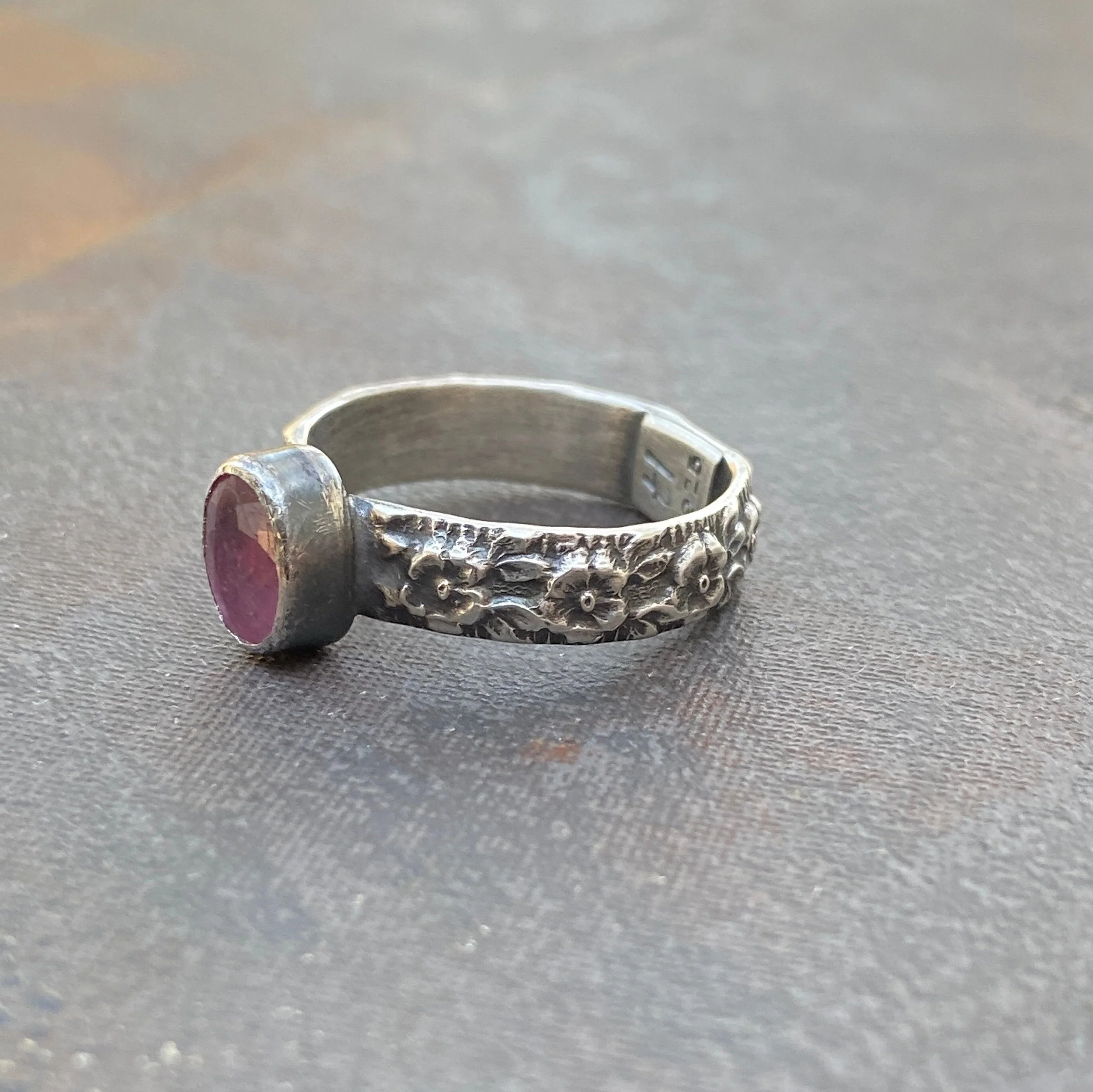 https://i.etsystatic.com/5467971/r/il/8f6b89/2596312464/il_fullxfull.2596312464_1wsm.jpg