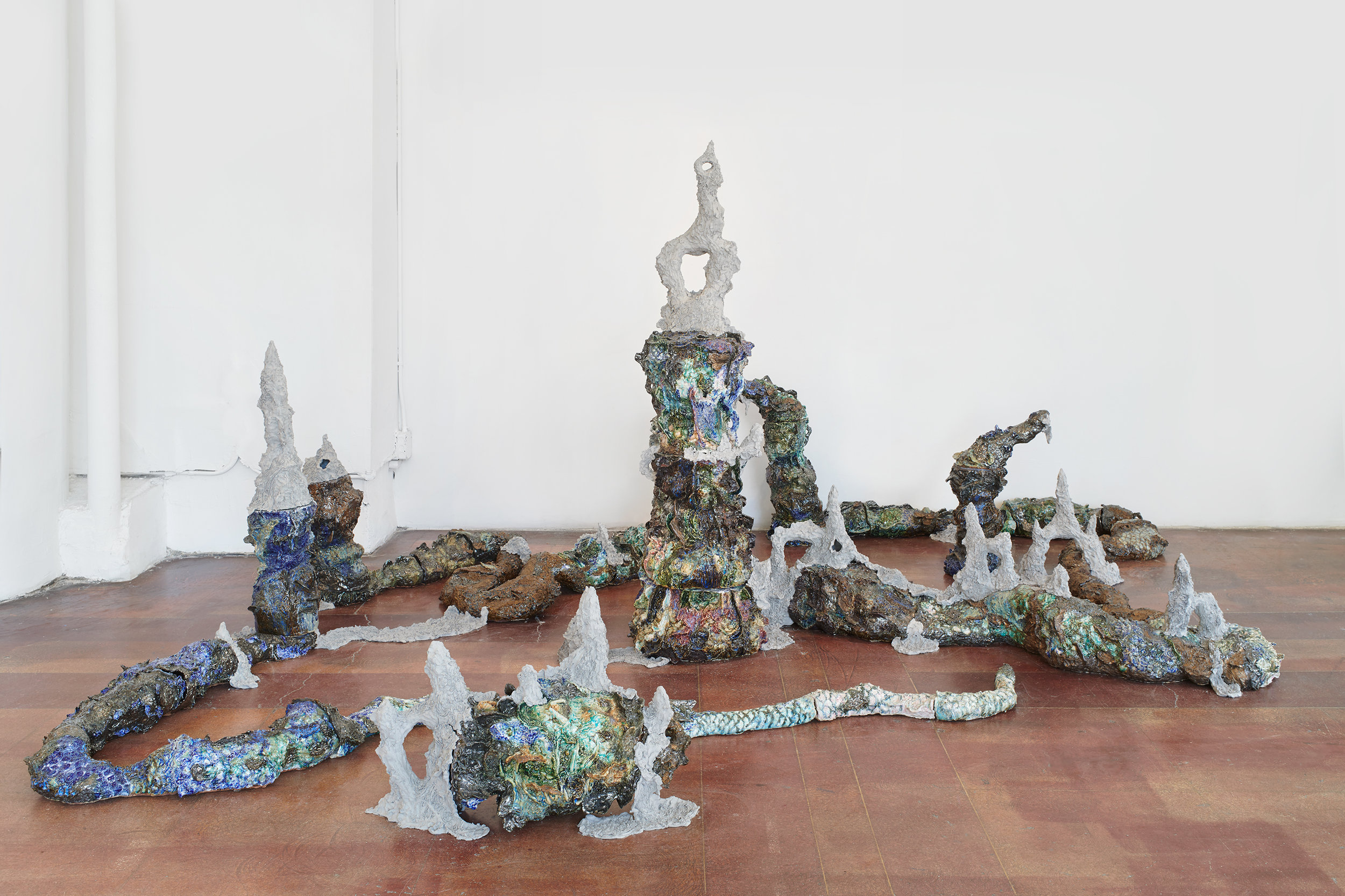 Heidi Lau, The Primordial Molder, 2018. Glazed ceramics and raw clay, dimensions variable. Courtesy of Geary. 