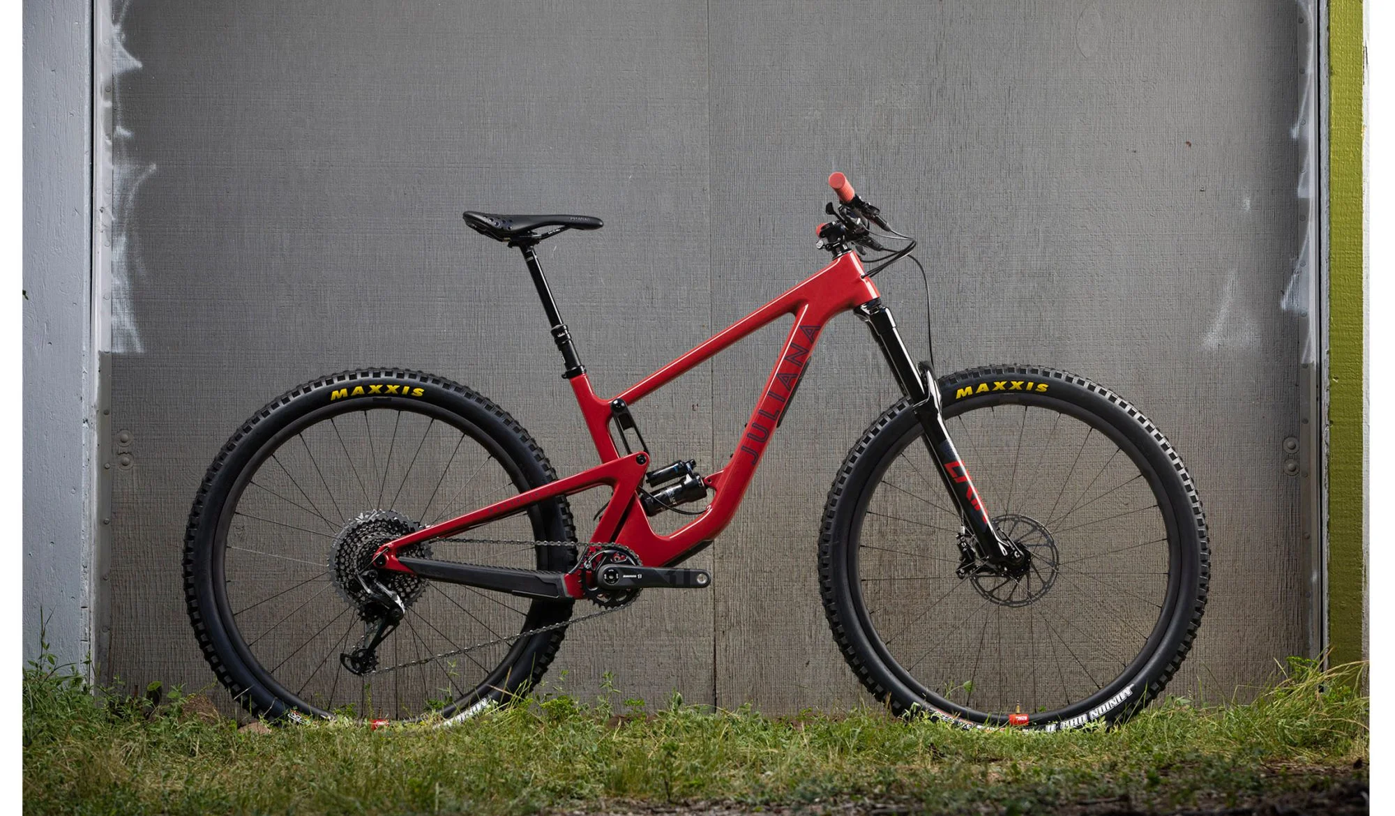 0010_my20_garage_maverick_0 (1).jpg