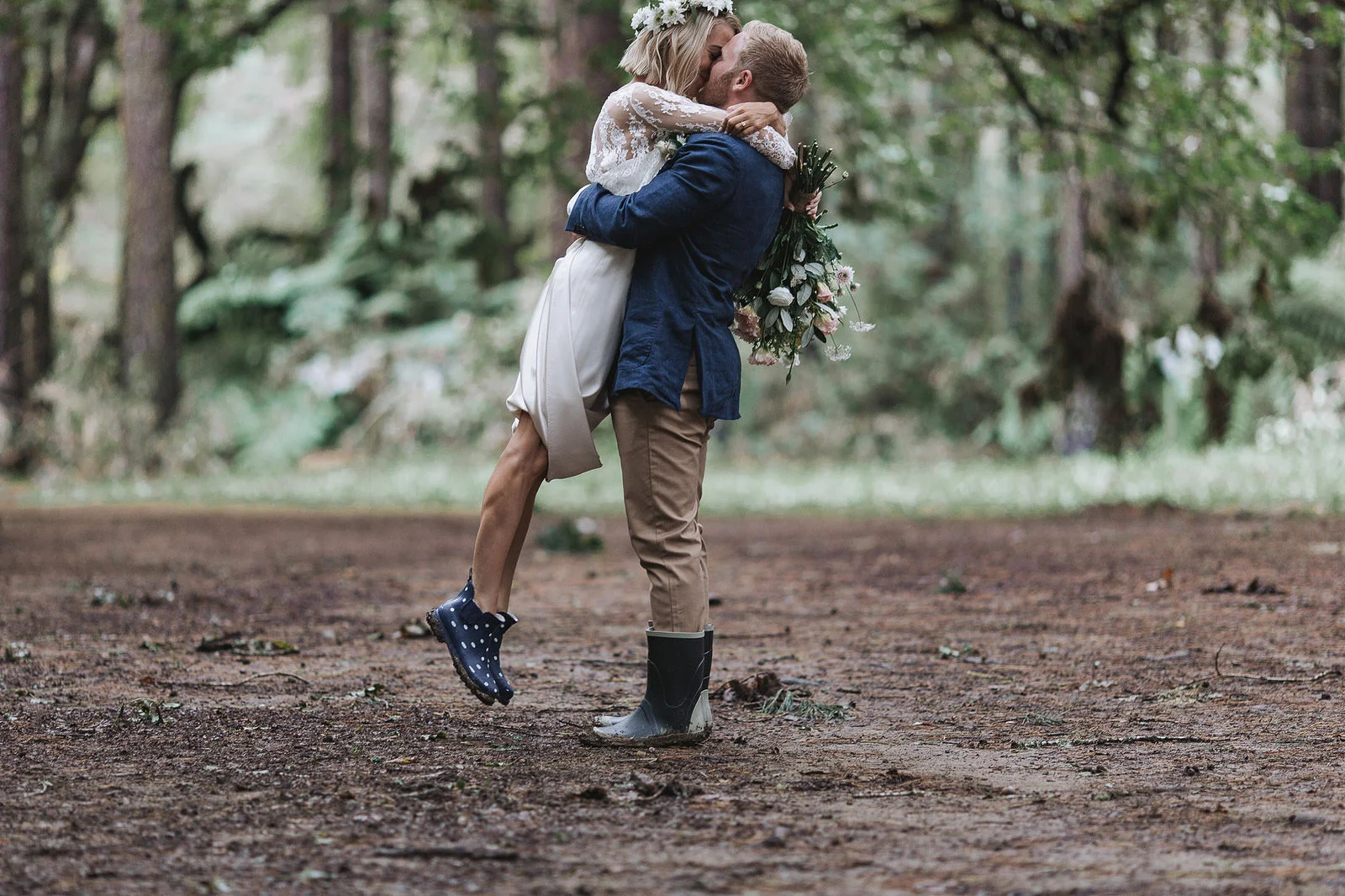 newfound-b-f-hunua-falls-camp-auckland-wedding-230.jpg