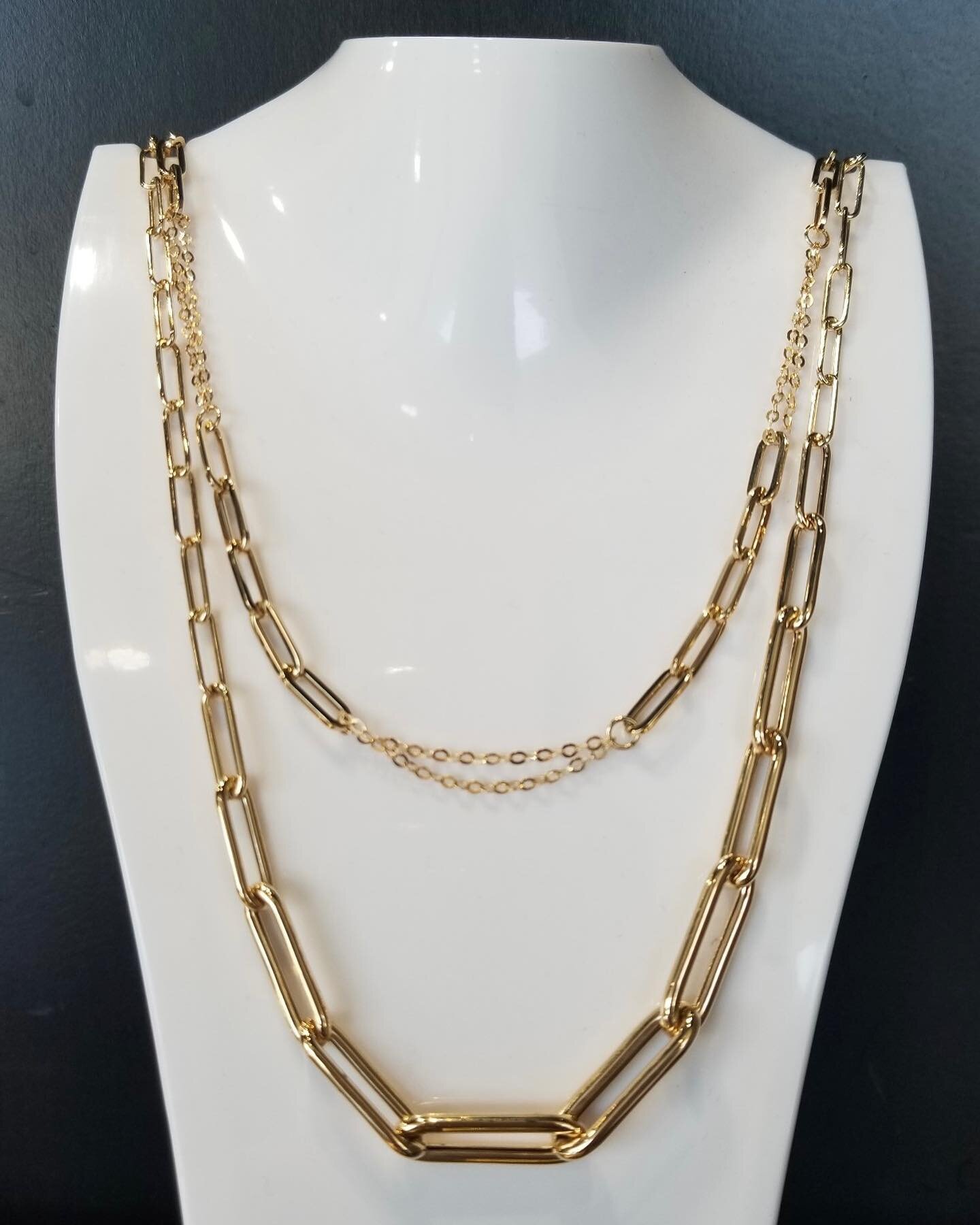 A few twists on a modern favorite, new paper clip chain styles!🖇
-
-
-
#paperclipchain #layerednecklaces #yellowgold #trendingnecklaces #moorparkjeweler