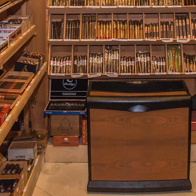 COME CHECK OUT OUR NEW HUMIDOR‼️💨
.
.
..... 👴🏽🎩🗽🔥AT PAPA JUAN CIGARS, WE PRIDE OURSELVES TO OFFER YOU OUR NEW LINE OF CRAFT, DOMINICAN MADE PREMIUM CIGARS, WHICH INCLUDE A SELECTION OF TOP QUALITY WRAPPERS, FILLERS AND BINDERS FROM ALL OVER THE WORLD
.
PAPA JUAN CIGARS ENJOYS OF TWO CIGAR LOUNGES IN NEW YORK CITY; THE FIRST IN WEST HARLEM, THE OTHER ONE IN THE BRONX, A BLOCK AWAY FROM THE FAMOUS YANKEE STADIUM.