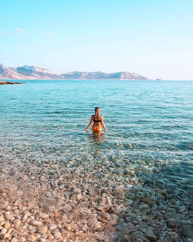 Listening to the rain fall outside from the comfort of my bed is definitely not the worst thing in the world ☺️ I also didn&rsquo;t mind exploring Greek Islands with beaches like this, it feels like a lifetime ago! Just daydreaming again, don&rsquo;t