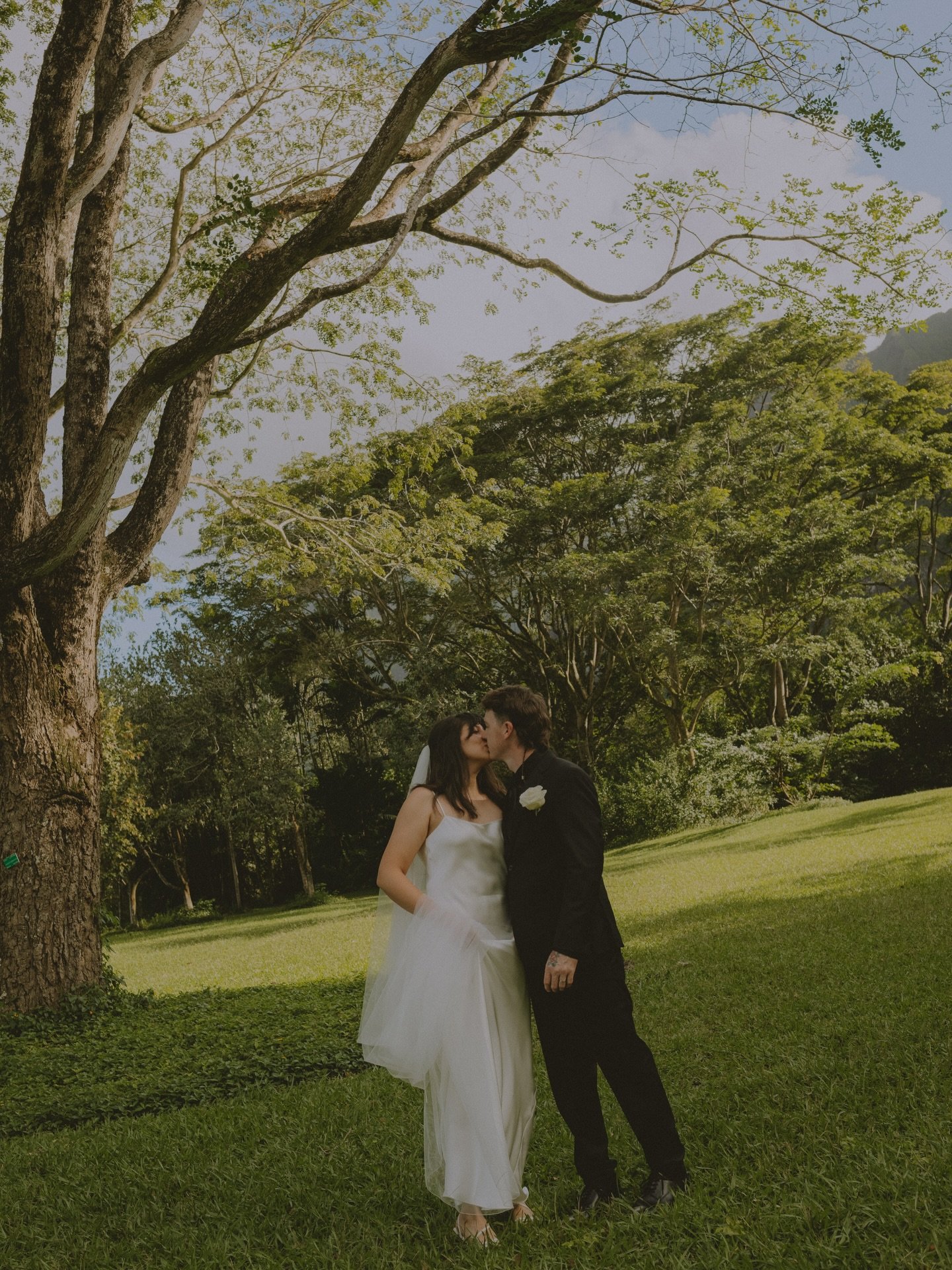 If wedding planning feels heavier than you expected,
that&rsquo;s not a failure &mdash; it&rsquo;s a sign you shouldn&rsquo;t be doing it alone.

(Even hiring a day of coordinator to take care of logistics will save you so much stress)

pc// @everaft