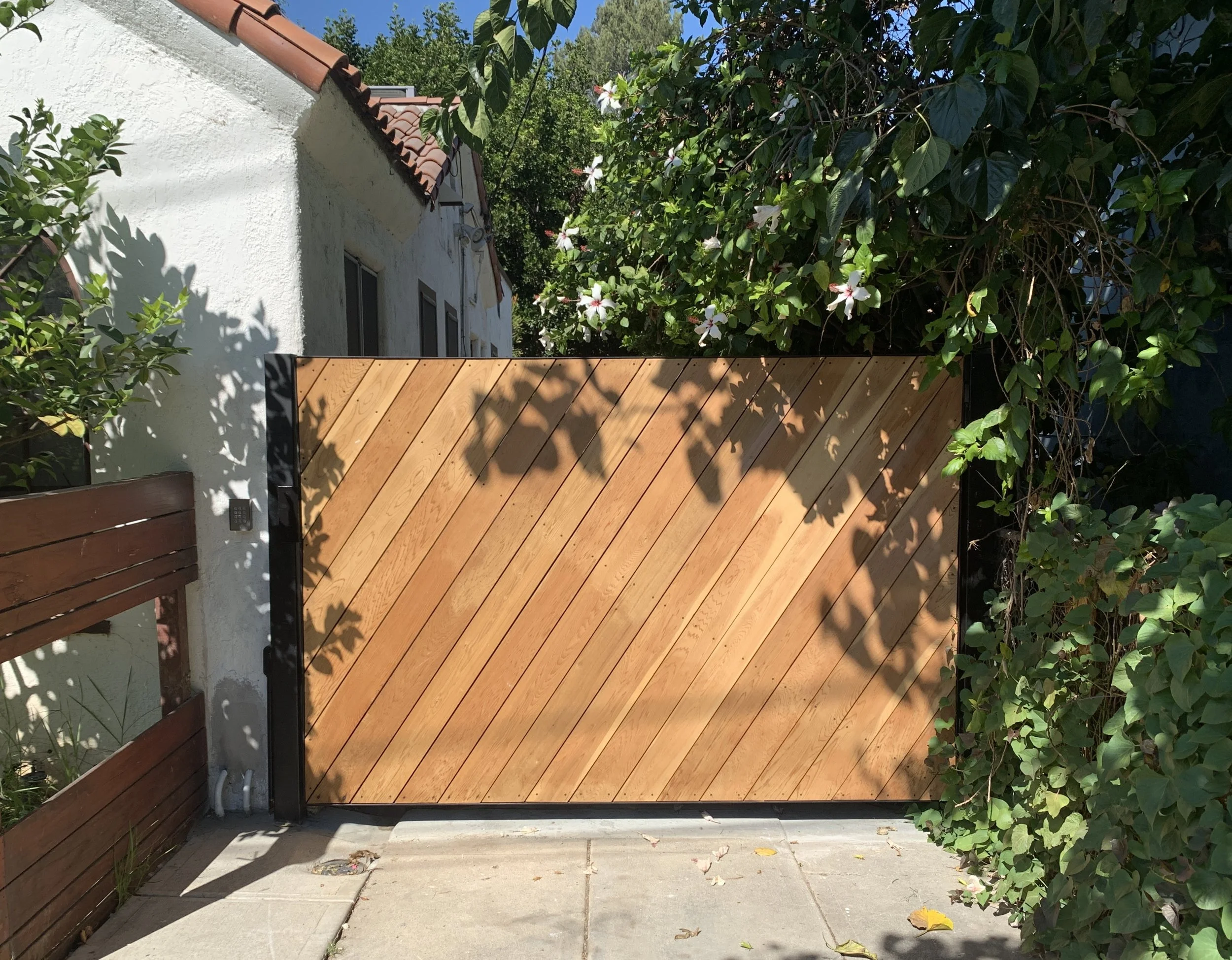 Driveway gate front.JPG