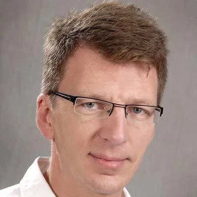 DR LEONID KRIVSKY FRCS