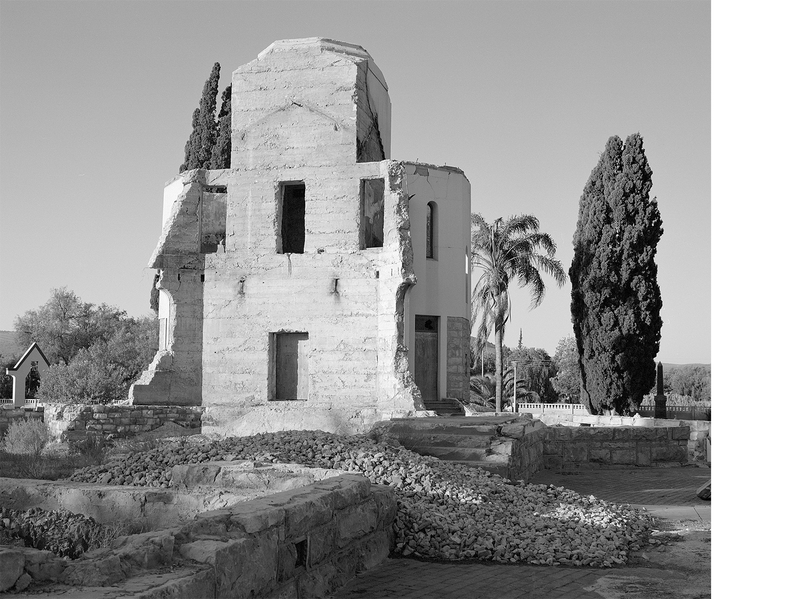  Burnt down church, Redelinghuys 